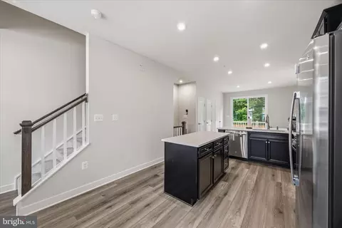 Entry Way - 124 Spring Gate Ln, Pasadena, MD 21122 photo 3 of 12