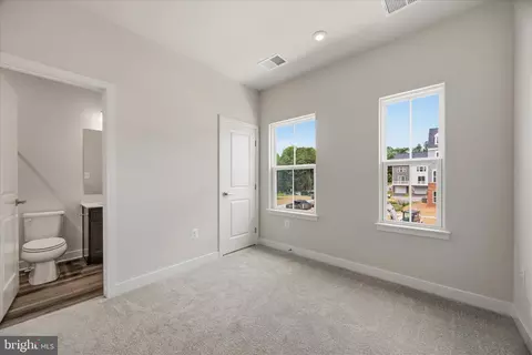 Bedroom - 124 Spring Gate Ln, Pasadena, MD 21122 photo 5 of 7