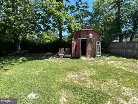 212 Lakeview Ave, Edgewater, MD 21037 photo 3