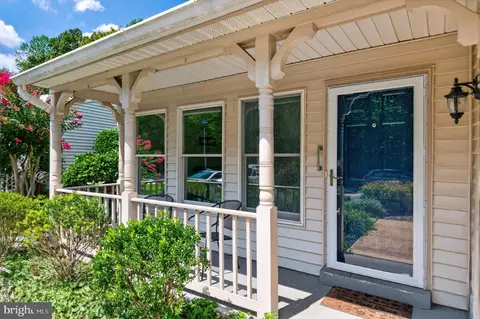Exterior - 924 Shipmaster Ct, Annapolis, MD 21401 photo 4 of 12