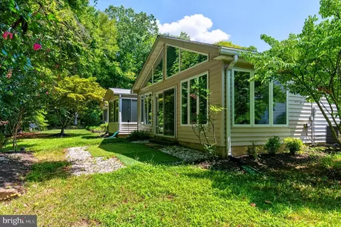 Exterior - 924 Shipmaster Ct, Annapolis, MD 21401 photo 6 of 12