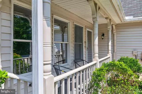 Exterior - 924 Shipmaster Ct, Annapolis, MD 21401 photo 5 of 12