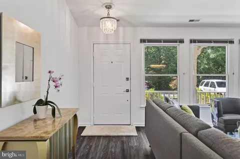 Entry Way - 924 Shipmaster Ct, Annapolis, MD 21401 photo 1 of 3