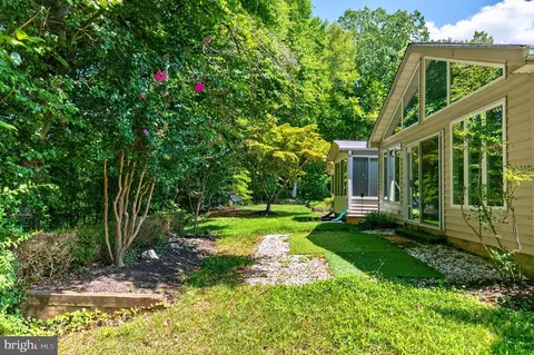 Exterior - 924 Shipmaster Ct, Annapolis, MD 21401 photo 7 of 12