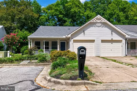 Exterior - 924 Shipmaster Ct, Annapolis, MD 21401 photo 9 of 12