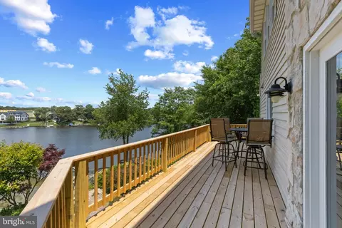 Exterior - 8044 Forest Glen Dr, Pasadena, MD 21122 photo 4 of 6