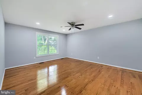 Living - 8012 Middlebury Dr, Pasadena, MD 21122 photo 6 of 6