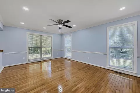 Living - 8012 Middlebury Dr, Pasadena, MD 21122 photo 4 of 6