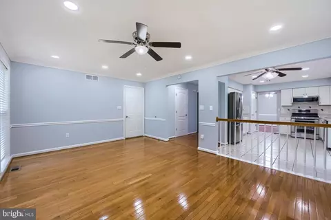 Living - 8012 Middlebury Dr, Pasadena, MD 21122 photo 5 of 6