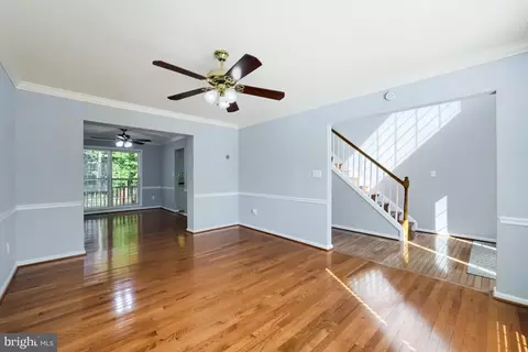Living - 8012 Middlebury Dr, Pasadena, MD 21122 photo 2 of 6