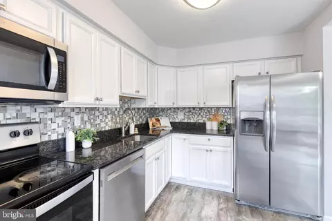 Kitchen - 8659 Scorton Harbour, Pasadena, MD 21122 photo 5 of 5