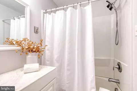 Bath - 8659 Scorton Harbour, Pasadena, MD 21122 photo 2 of 3