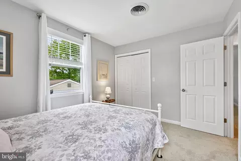 Bedroom - 222 Bar Harbor Rd, Pasadena, MD 21122 photo 7 of 9