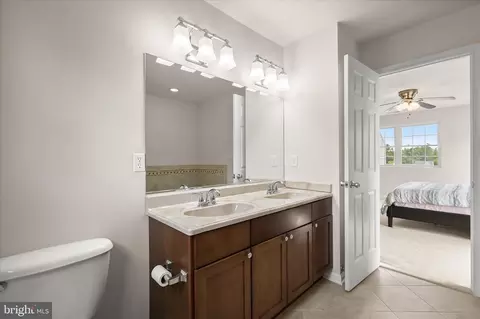 Bath - 305 Bishop Ave, Baltimore, MD 21225 photo 1 of 3