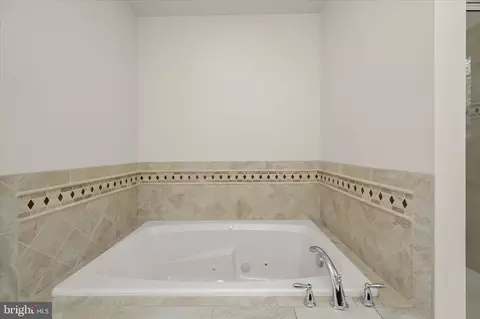 Bath - 305 Bishop Ave, Baltimore, MD 21225 photo 2 of 3