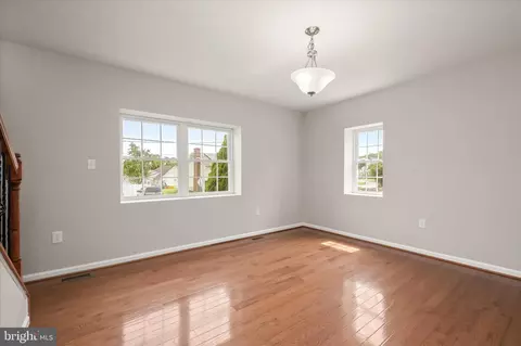 Living - 305 Bishop Ave, Baltimore, MD 21225 photo 3 of 3