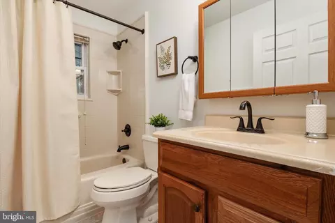Bath - 141 Delaware Ave, Pasadena, MD 21122 photo 1 of 1