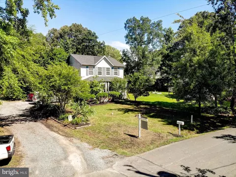 4951 Bonniewood Dr, Shady Side, MD 20764