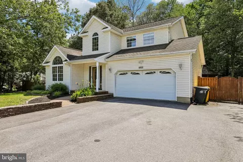 Exterior - 683 Powhatan Beach Rd, Pasadena, MD 21122 photo 3 of 20