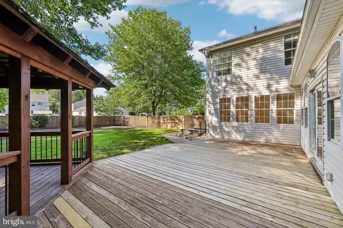 Exterior - 683 Powhatan Beach Rd, Pasadena, MD 21122 photo 4 of 20