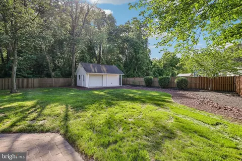 Exterior - 683 Powhatan Beach Rd, Pasadena, MD 21122 photo 10 of 20