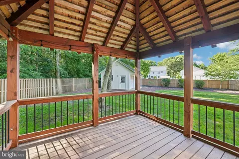 Exterior - 683 Powhatan Beach Rd, Pasadena, MD 21122 photo 5 of 20
