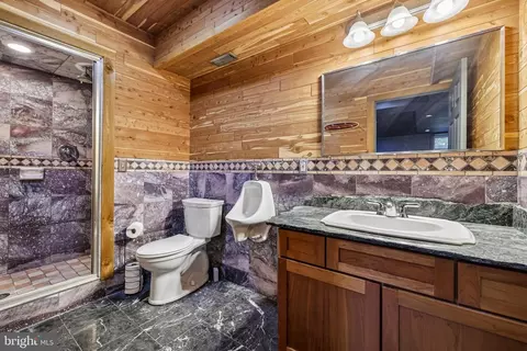 Bath - 683 Powhatan Beach Rd, Pasadena, MD 21122 photo 6 of 6