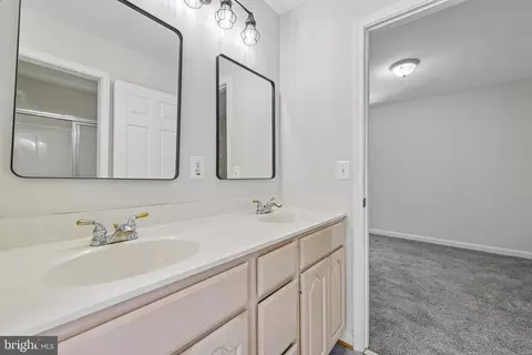 Bath - 683 Powhatan Beach Rd, Pasadena, MD 21122 photo 5 of 6