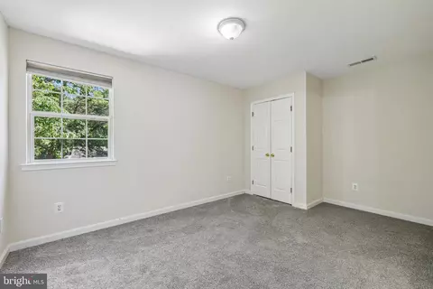 Bedroom - 683 Powhatan Beach Rd, Pasadena, MD 21122 photo 2 of 2