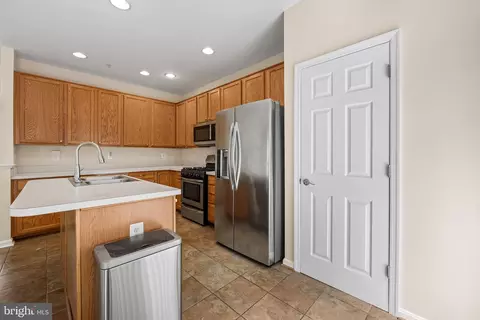 Kitchen - 2601 Rainy Spring Ct, Odenton, MD 21113 photo 3 of 3