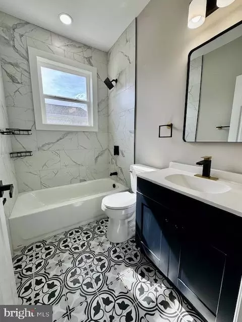 Bath - 117 Doris Ave, Baltimore, MD 21225 photo 3 of 4