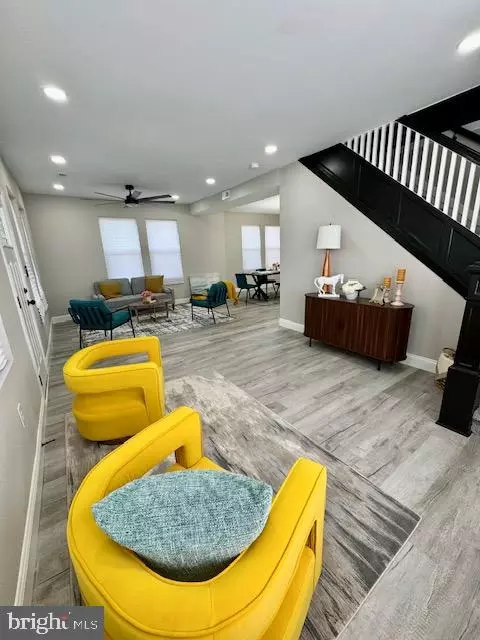 Entry Way - 117 Doris Ave, Baltimore, MD 21225 photo 3 of 12