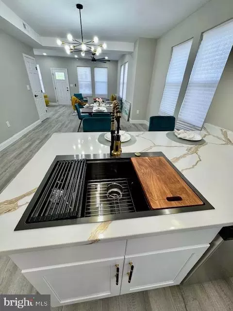 Kitchen - 117 Doris Ave, Baltimore, MD 21225 photo 1 of 3
