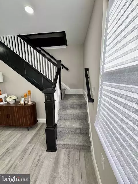 Entry Way - 117 Doris Ave, Baltimore, MD 21225 photo 9 of 12