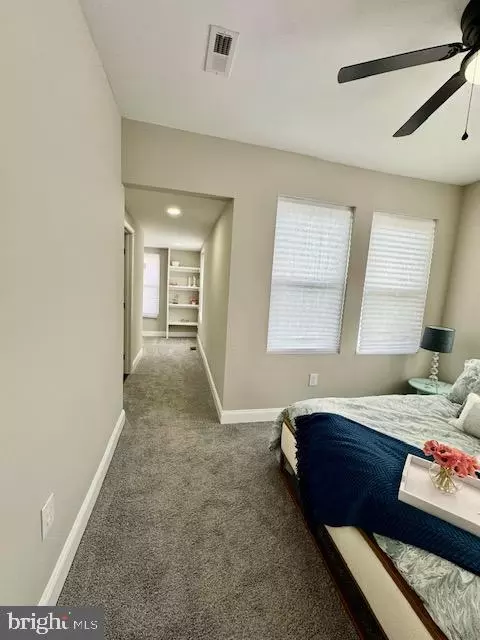 Entry Way - 117 Doris Ave, Baltimore, MD 21225 photo 7 of 12