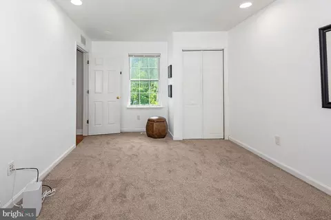 Bedroom - 998 Pebblestone Rd, Pasadena, MD 21122 photo 3 of 7