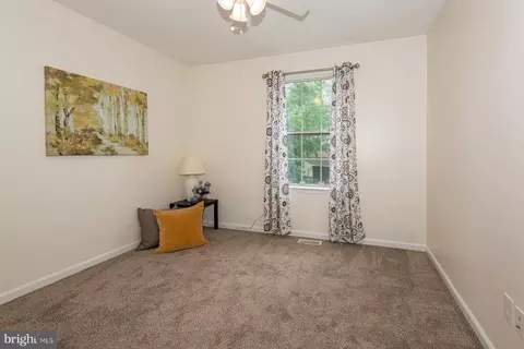 Bedroom - 998 Pebblestone Rd, Pasadena, MD 21122 photo 4 of 7