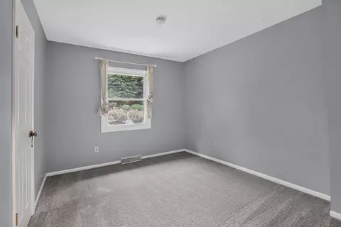 Bedroom - 1045 Skyview Dr, Annapolis, MD 21409 photo 5 of 7