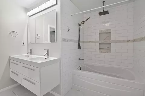 Bath - 1045 Skyview Dr, Annapolis, MD 21409 photo 2 of 3