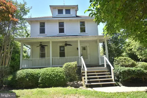 31 Deale Rd, Tracys Landing, MD 20779