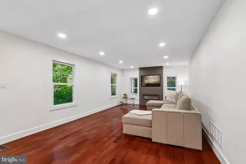 Living - 1602 Locksley Dr, Annapolis, MD 21401 photo 6 of 8