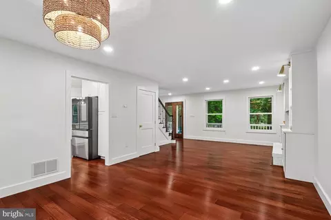 Living - 1602 Locksley Dr, Annapolis, MD 21401 photo 4 of 8