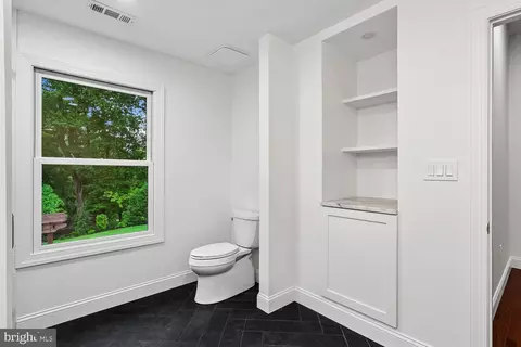 Bath - 1602 Locksley Dr, Annapolis, MD 21401 photo 2 of 4