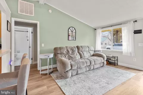 Entry Way - 4912 Beech St, Shady Side, MD 20764 photo 2 of 2