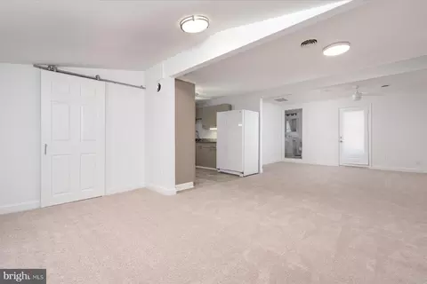 Living - 851 Selby Blvd, Edgewater, MD 21037 photo 1 of 2