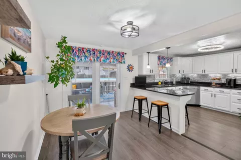 Kitchen - 7915 Kings Bench Pl, Pasadena, MD 21122 photo 1 of 5