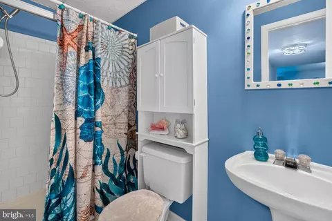 Bath - 7915 Kings Bench Pl, Pasadena, MD 21122 photo 4 of 4