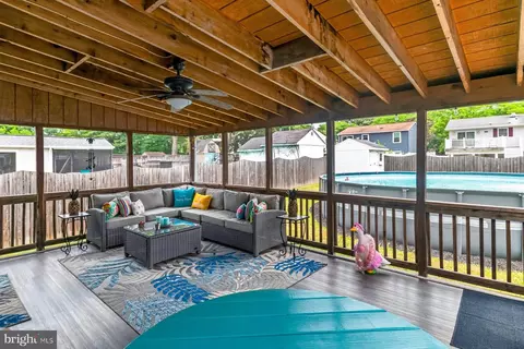 Exterior - 7915 Kings Bench Pl, Pasadena, MD 21122 photo 5 of 12