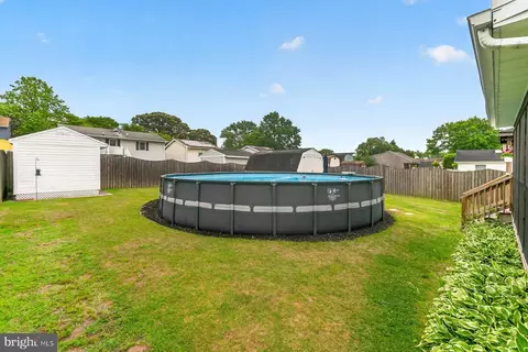 Exterior - 7915 Kings Bench Pl, Pasadena, MD 21122 photo 11 of 12