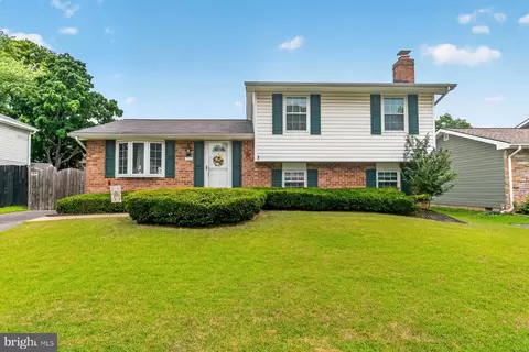 7915 Kings Bench Pl, Pasadena, MD 21122